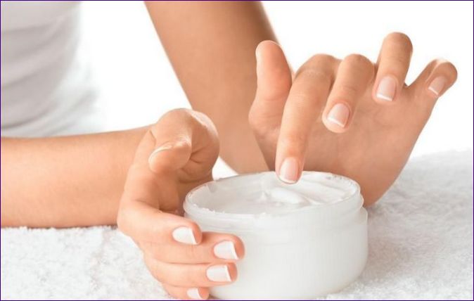 Peeling dla skóry tłustej: w domu lub w salonie