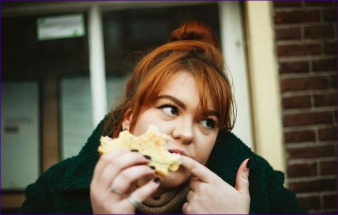 9 oznak, że masz uzależnienie od jedzenia