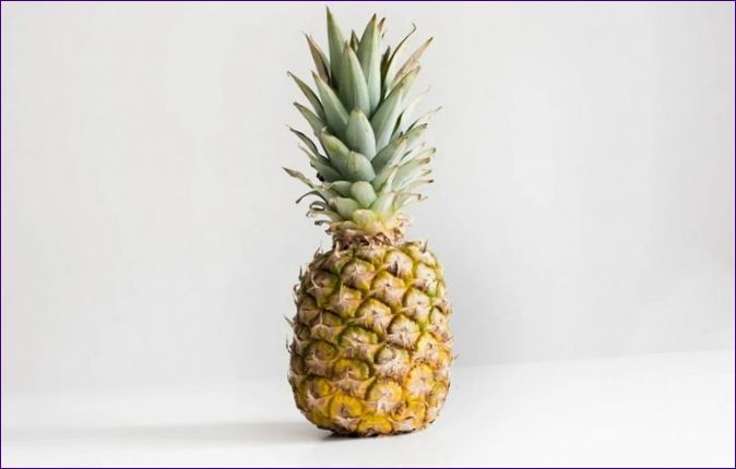 Jak wybrać słodkiego ananasa i przechowywać go w domu